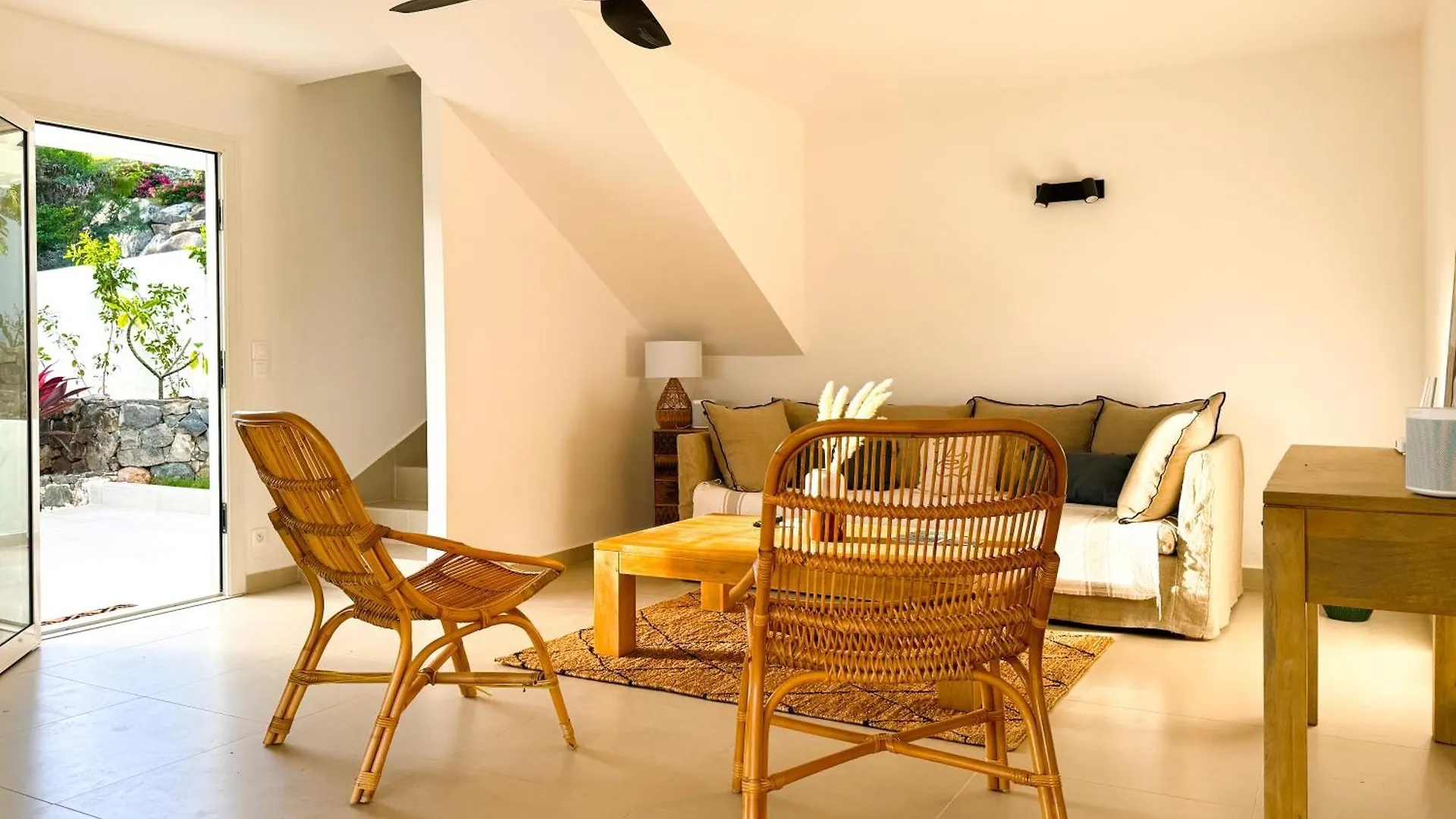 New House 2 Bathrooms, 3 Terraces And Ocean View Cul de Sac Sint Maarten