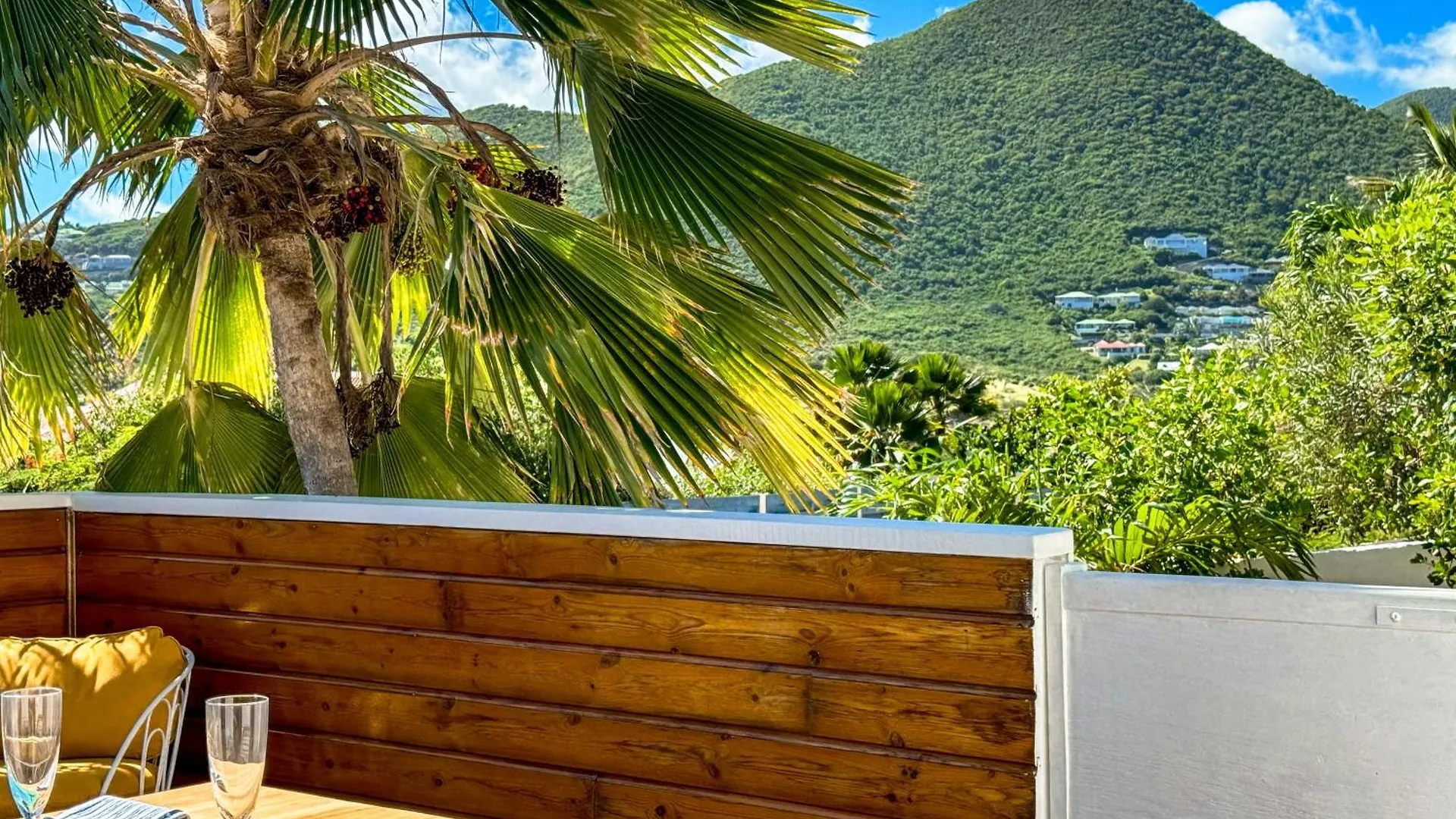 New House 2 Bathrooms, 3 Terraces And Ocean View Cul de Sac 0*,  Sint Maarten
